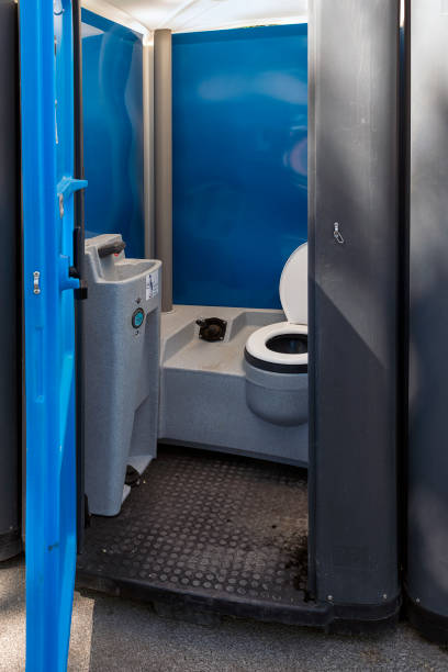 Portable Toilet Options We Offer in Bay St Louis, MS